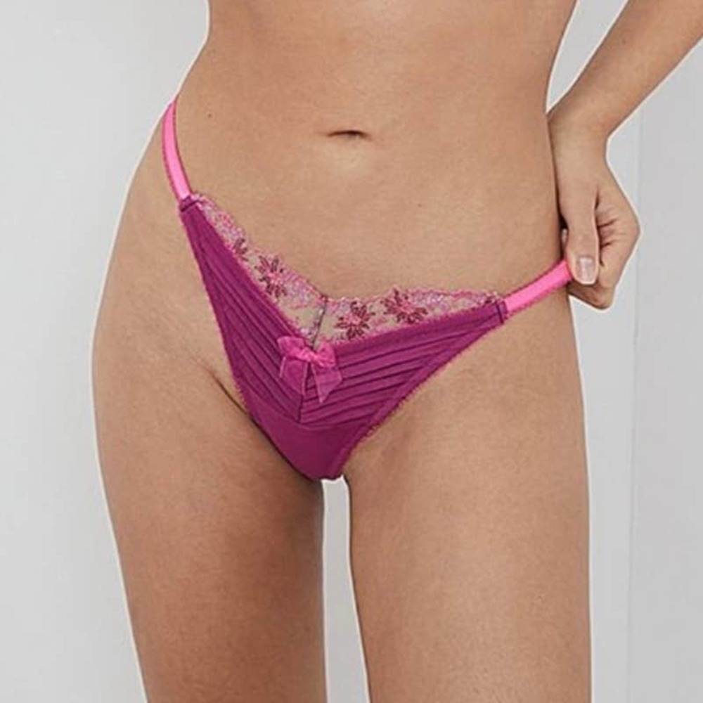 For Love and Lemons NWT Fuchsia Pink Ophelie Floral Lace Thong